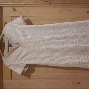 Muse Short Sleeve Shift Dress. Size 8.